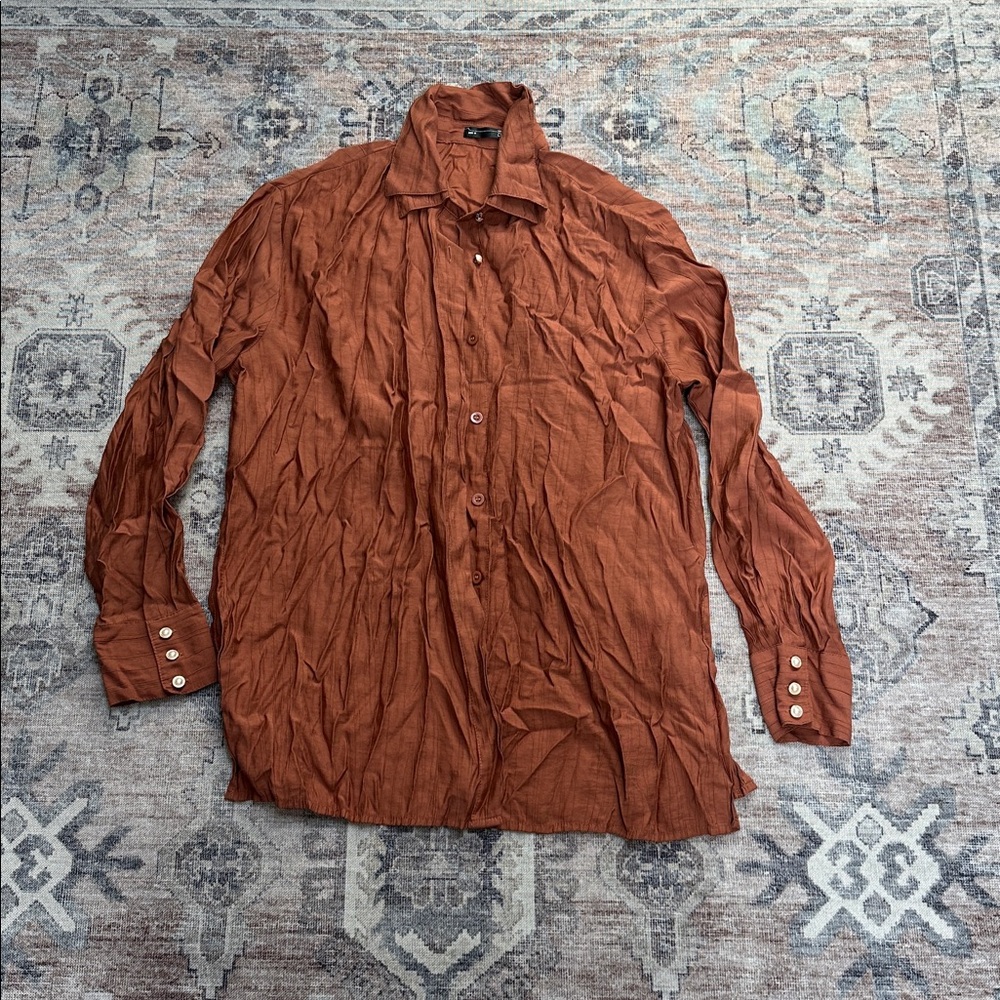Women’s dazy brown Button down blouse sz medium pearl button double collar